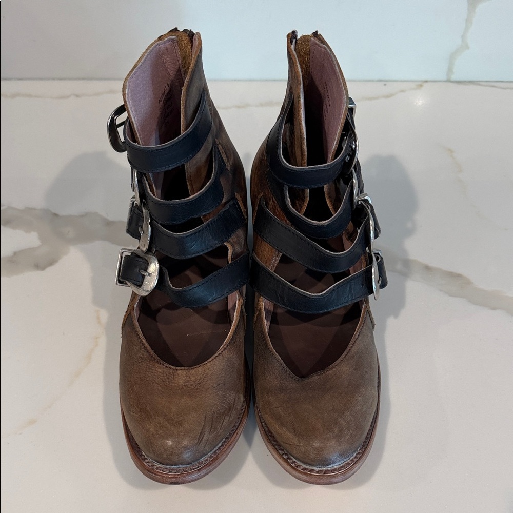 Free Bird Scarlett Brown and Black Women's Ankle Boots size 9 - Picture 2 of 5
